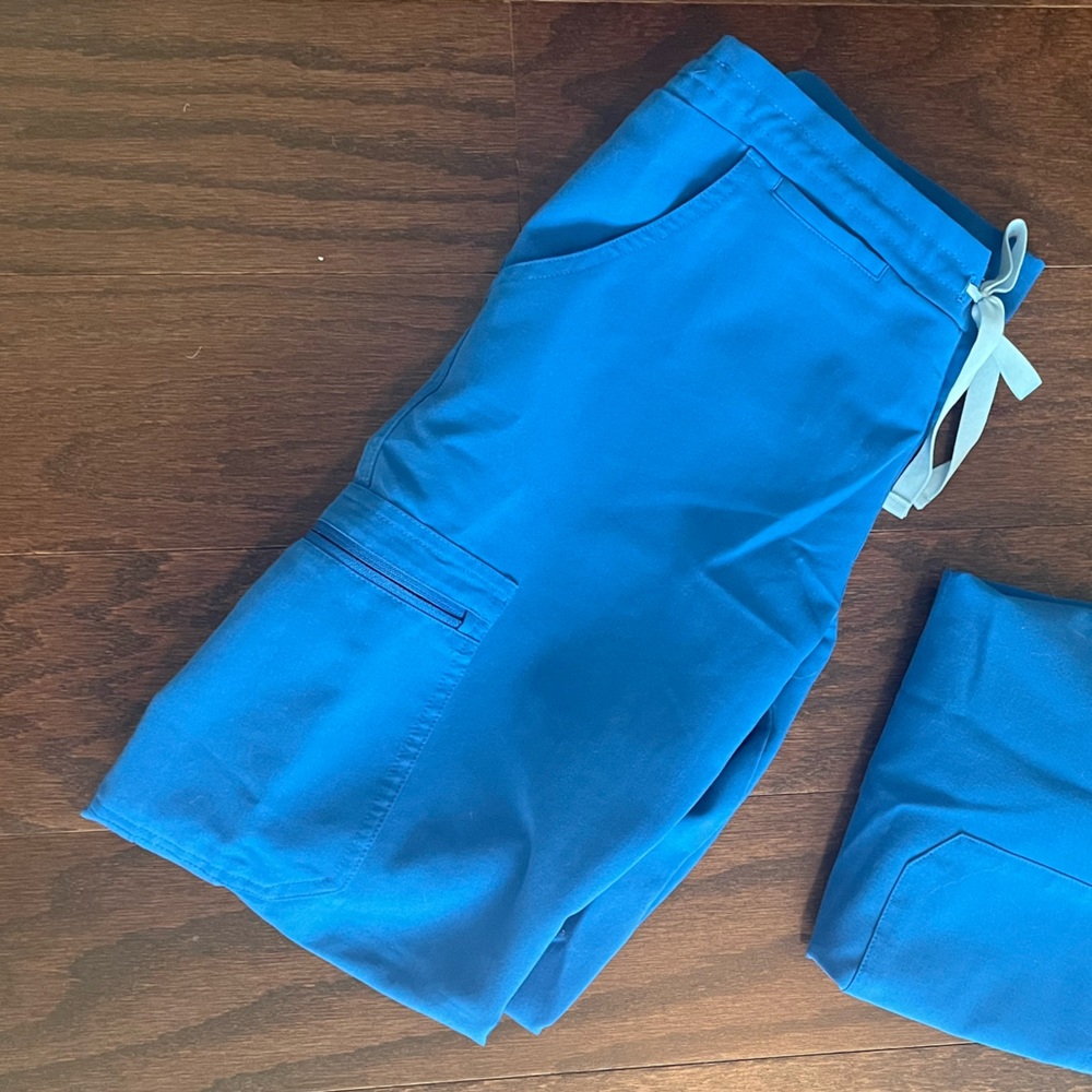 Women’s Figs Yola Petite Skinny Scrubs—Royal Blue